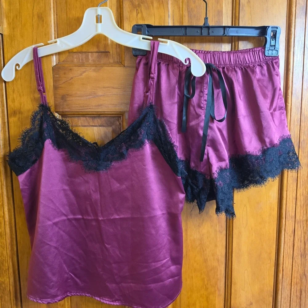 Unbranded XS Pajama Set Womens Burgundy Satin Lace Trim Cami and Shorts 2 Piece